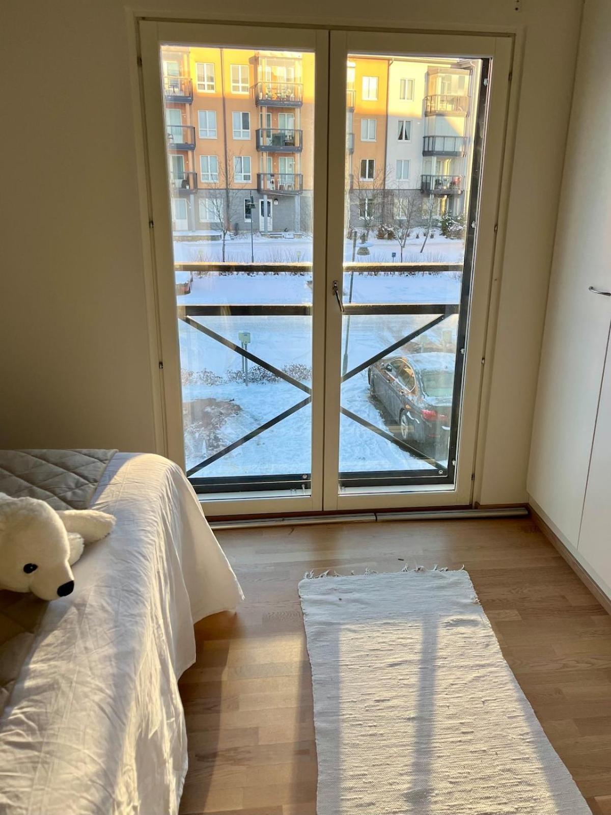 Bohemian Luxury With Private Sauna, Own Carparking, 3 Km From Airport *